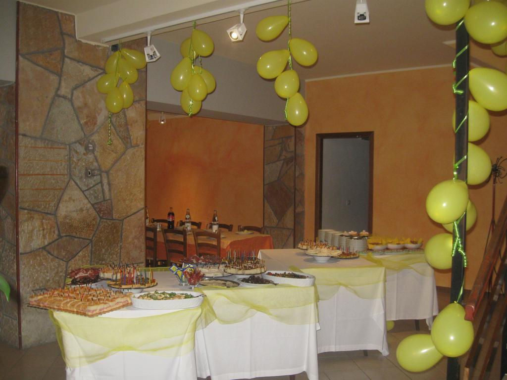 Albergo Del Turista Vernasca Exterior photo