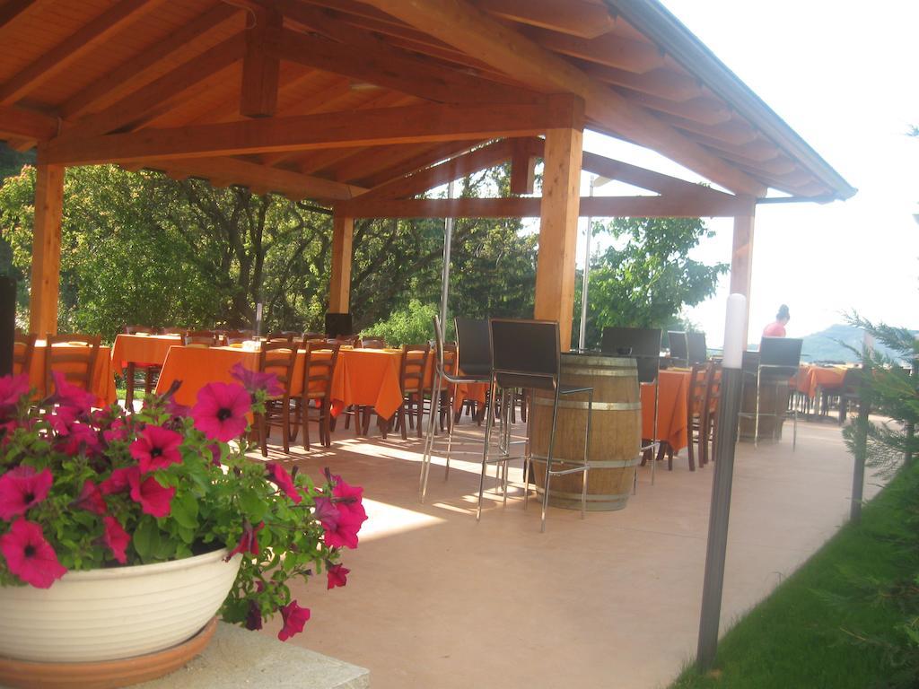 Albergo Del Turista Vernasca Exterior photo